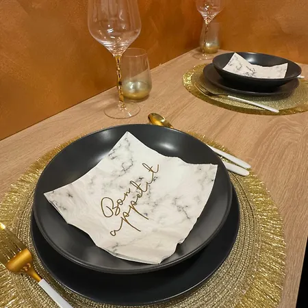 Westate Modern In Old Town - Free Parking Apartament