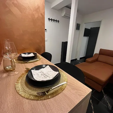 Lila Modern In Old Town Pula