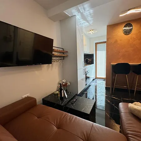 Lila Modern Apartment In Old Town Pula Pula