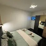 Westate Modern In Old Town - Free Parking Апартаменты