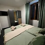 Апартаменты Westate Modern In Old Town - Free Parking