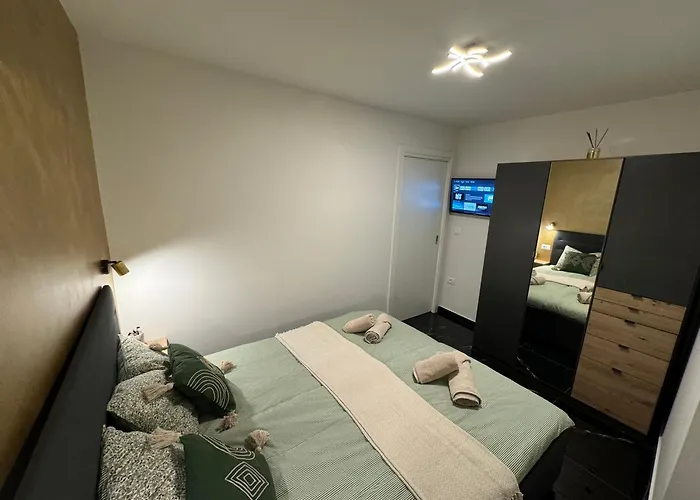 Westate Modern In Old Town - Free Parking Apartment
